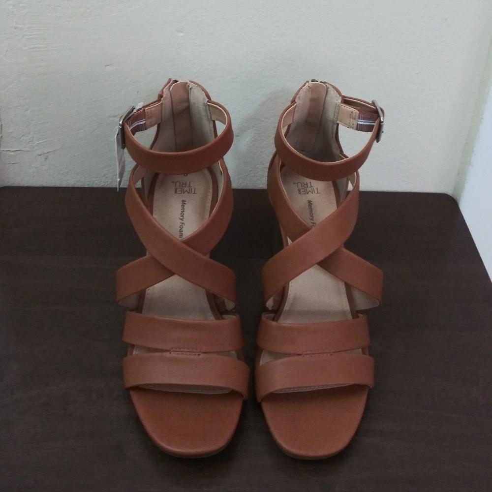 NWOT Time and Tru Sandal